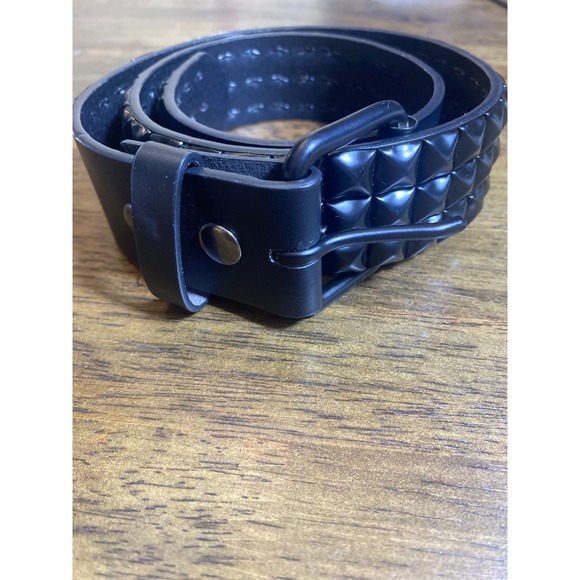 The Unbranded Brand Other - Black Pyramid Stud Belt Triple Row Punk Goth Emo Bonded Leather Size S 28-30
